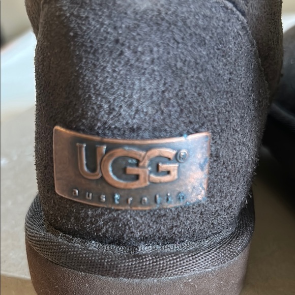 UGG Chocolate Classic Tall Baroque - Picture 10 of 12